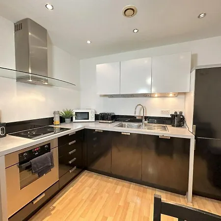 36 Secure Parking 2 Bedr 2 Bath Lux Southside דירה